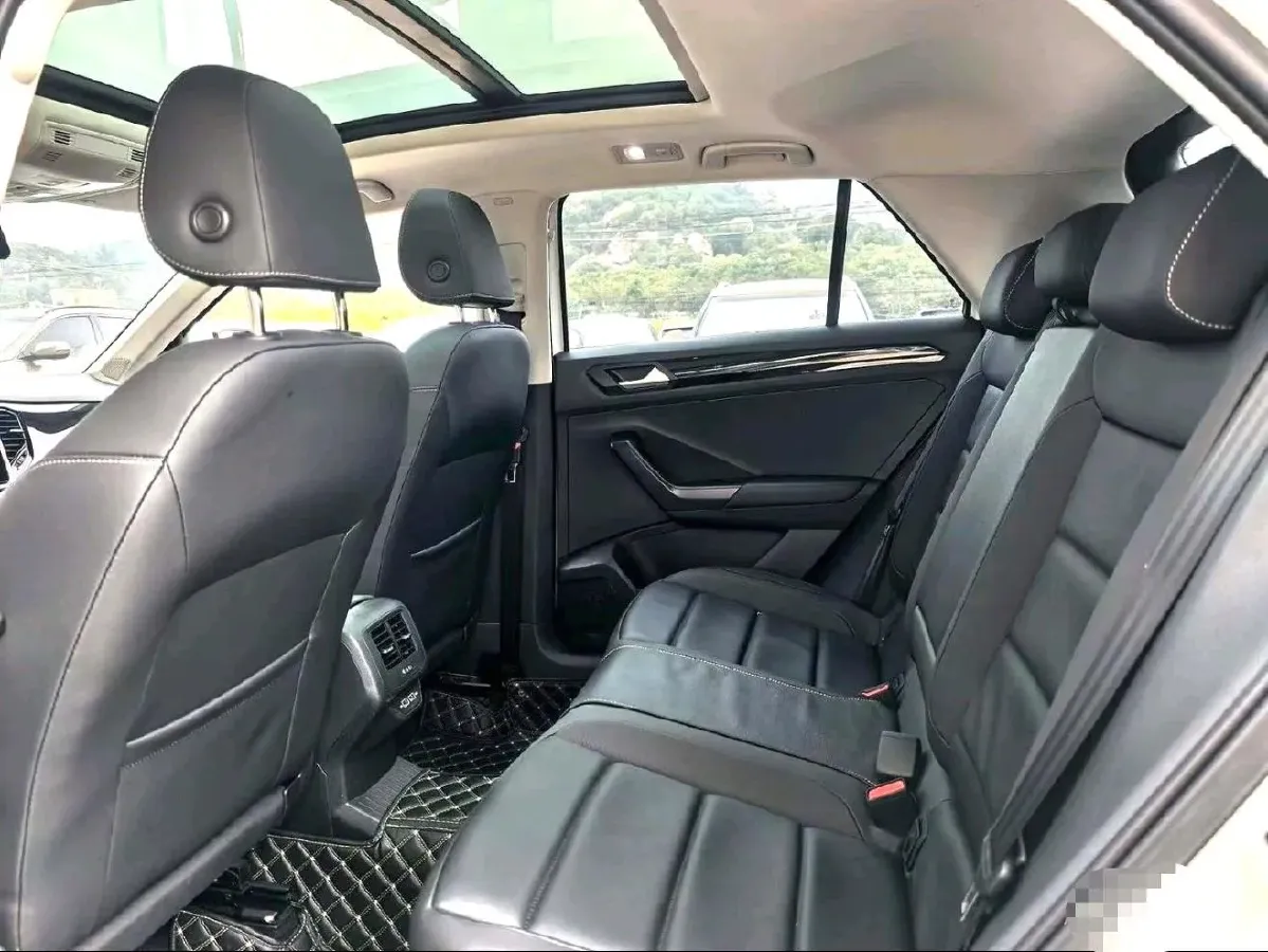 2020 Volkswagen T-Roc 1.4T 150HP L4 7DCT,autocango,china used car exporter,china ev exporter,chinese used car exporter,chinese used ev exporter