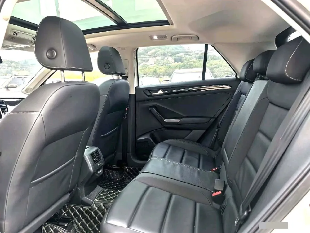 2020 Volkswagen T-Roc 1.4T 150HP L4 7DCT,autocango,china used car exporter,china ev exporter,chinese used car exporter,chinese used ev exporter