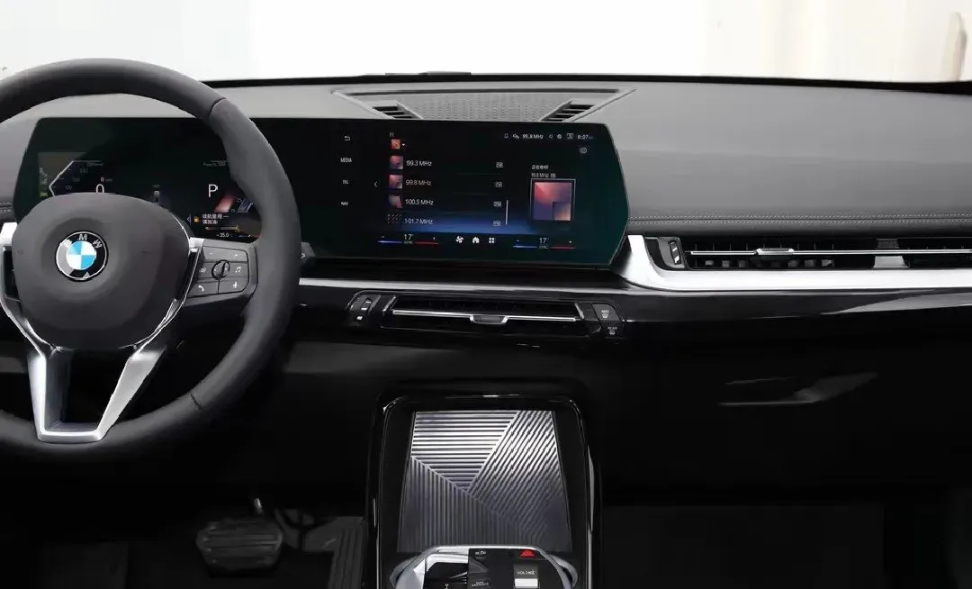 2023 BMW X1 1.5T 156HP L3 7DCT,autocango,china used car exporter,china ev exporter,chinese used car exporter,chinese used ev exporter