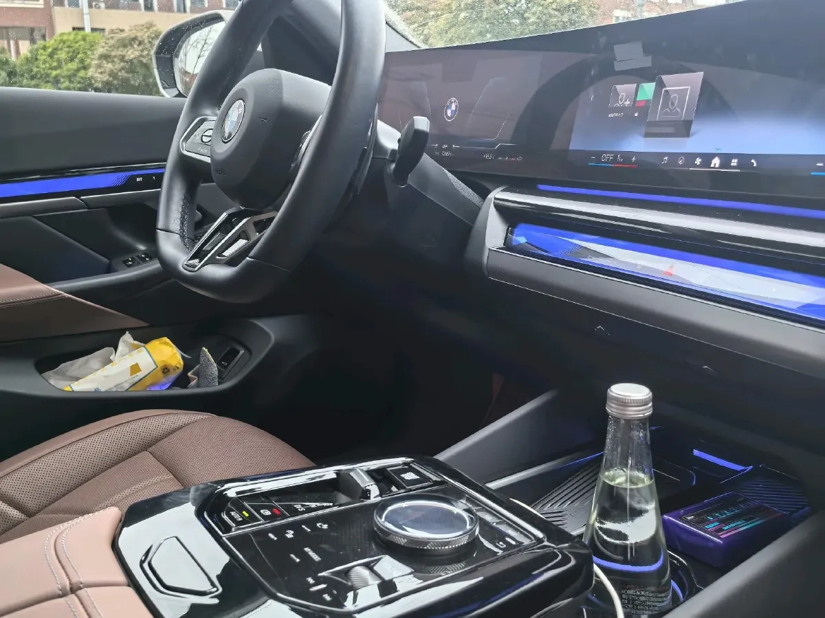 2024 BMW 5 Series 2.0T 258HP L4 8AT,autocango,china used car exporter,china ev exporter,chinese used car exporter,chinese used ev exporter