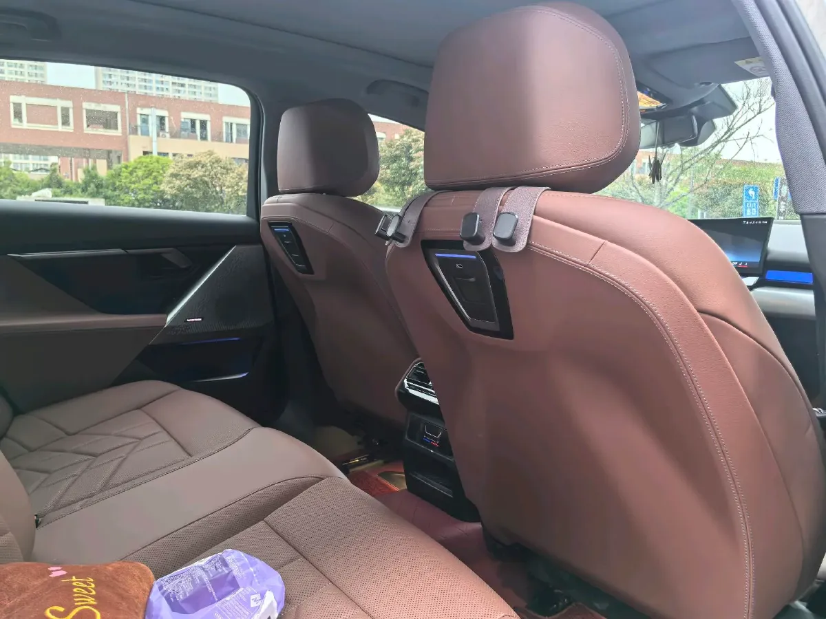 2024 BMW 5 Series 2.0T 258HP L4 8AT,autocango,china used car exporter,china ev exporter,chinese used car exporter,chinese used ev exporter