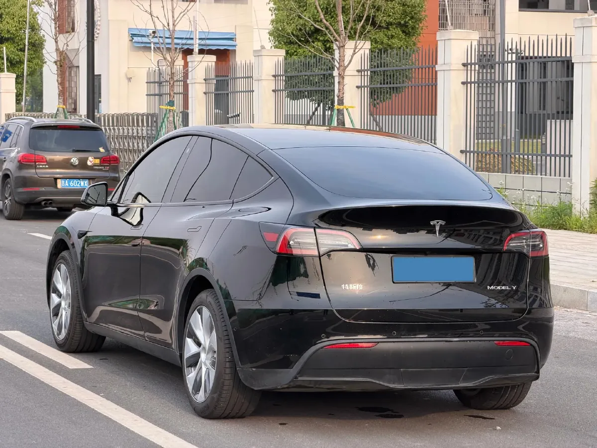 2022 Tesla Model Y BEV 60KWH,autocango,china used car exporter,china ev exporter,chinese used car exporter,chinese used ev exporter