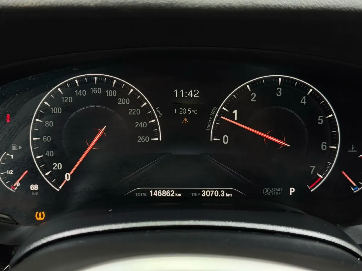 2019 BMW 5 Series 2.0T 252HP L4 8AT,autocango,china used car exporter,china ev exporter,chinese used car exporter,chinese used ev exporter