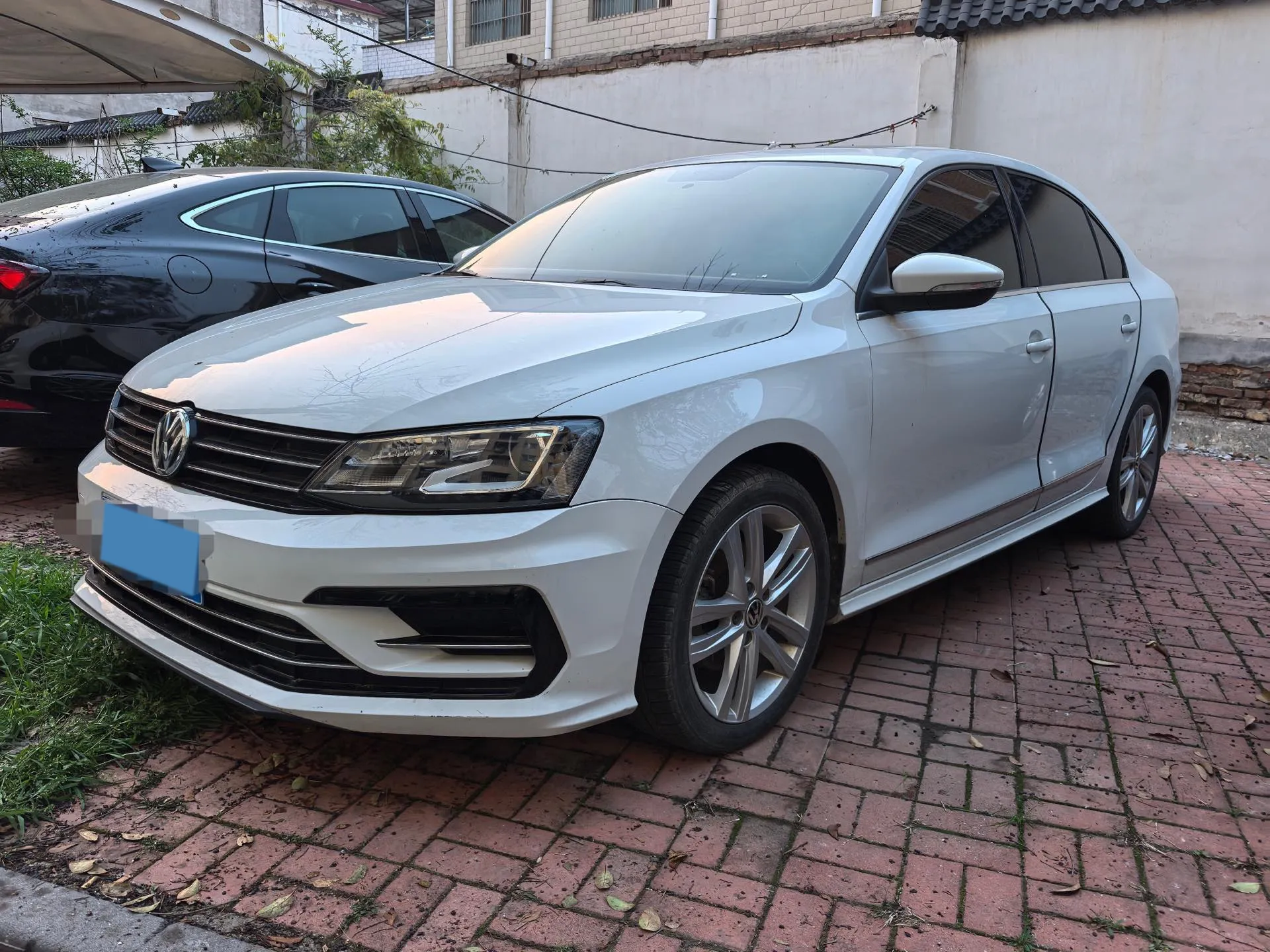 2018 Volkswagen Sagitar 1.4T 150HP L4 7DCT