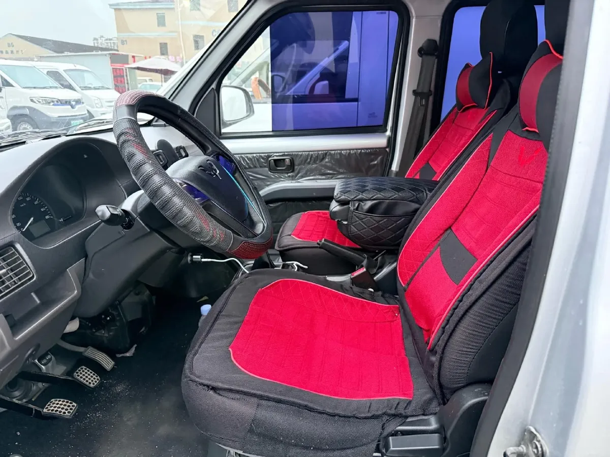 2021 WuLing RongGuang 1.5L 99HP L4 5MT,autocango,china used car exporter,china ev exporter,chinese used car exporter,chinese used ev exporter