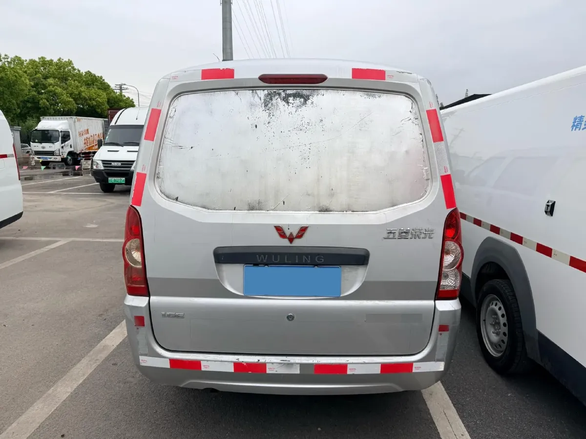 2021 WuLing RongGuang 1.5L 99HP L4 5MT,autocango,china used car exporter,china ev exporter,chinese used car exporter,chinese used ev exporter