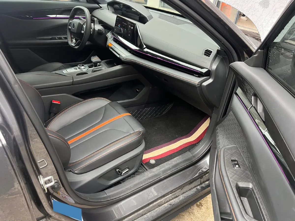 2024 ChangAn UNI-V 1.5T 188HP L4 7DCT,autocango,china used car exporter,china ev exporter,chinese used car exporter,chinese used ev exporter