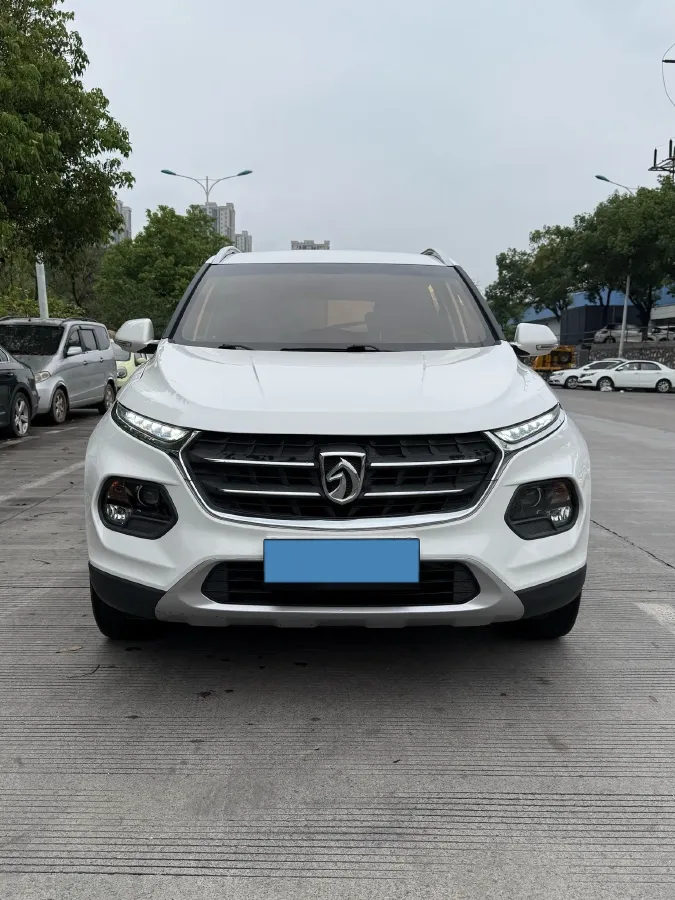 2017 BaoJun 310W 1.5L 105HP L4 6MT,autocango,china used car exporter,china ev exporter,chinese used car exporter,chinese used ev exporter