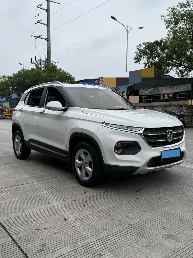 2017 BaoJun 310W 1.5L 105HP L4 6MT,autocango,china used car exporter,china ev exporter,chinese used car exporter,chinese used ev exporter