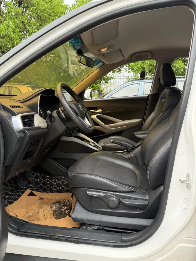 2017 BaoJun 310W 1.5L 105HP L4 6MT,autocango,china used car exporter,china ev exporter,chinese used car exporter,chinese used ev exporter