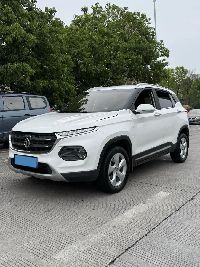 2017 BaoJun 310W 1.5L 105HP L4 6MT,autocango,china used car exporter,china ev exporter,chinese used car exporter,chinese used ev exporter