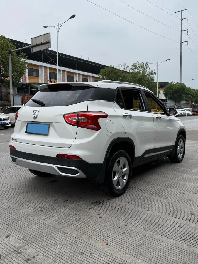2017 BaoJun 310W 1.5L 105HP L4 6MT,autocango,china used car exporter,china ev exporter,chinese used car exporter,chinese used ev exporter