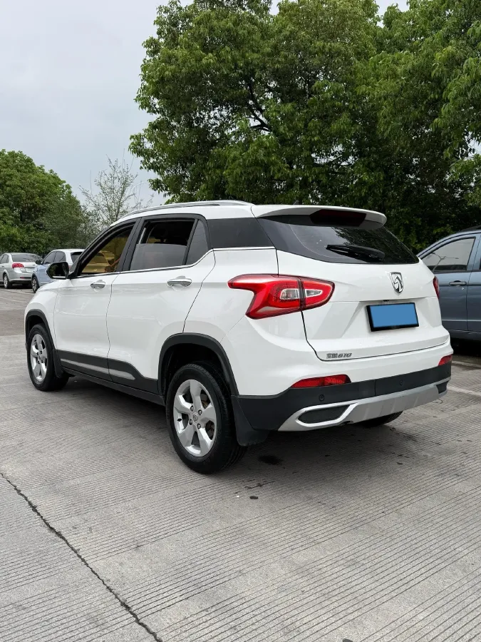 2017 BaoJun 310W 1.5L 105HP L4 6MT,autocango,china used car exporter,china ev exporter,chinese used car exporter,chinese used ev exporter