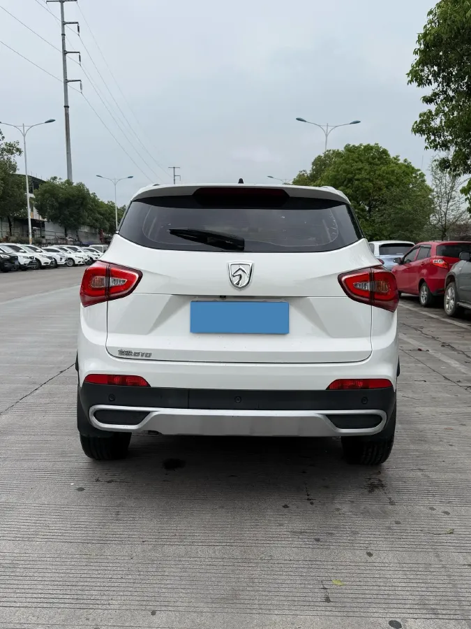 2017 BaoJun 310W 1.5L 105HP L4 6MT,autocango,china used car exporter,china ev exporter,chinese used car exporter,chinese used ev exporter
