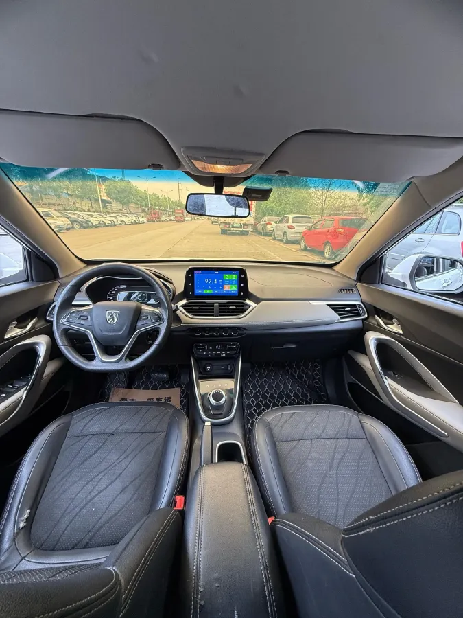 2017 BaoJun 310W 1.5L 105HP L4 6MT,autocango,china used car exporter,china ev exporter,chinese used car exporter,chinese used ev exporter