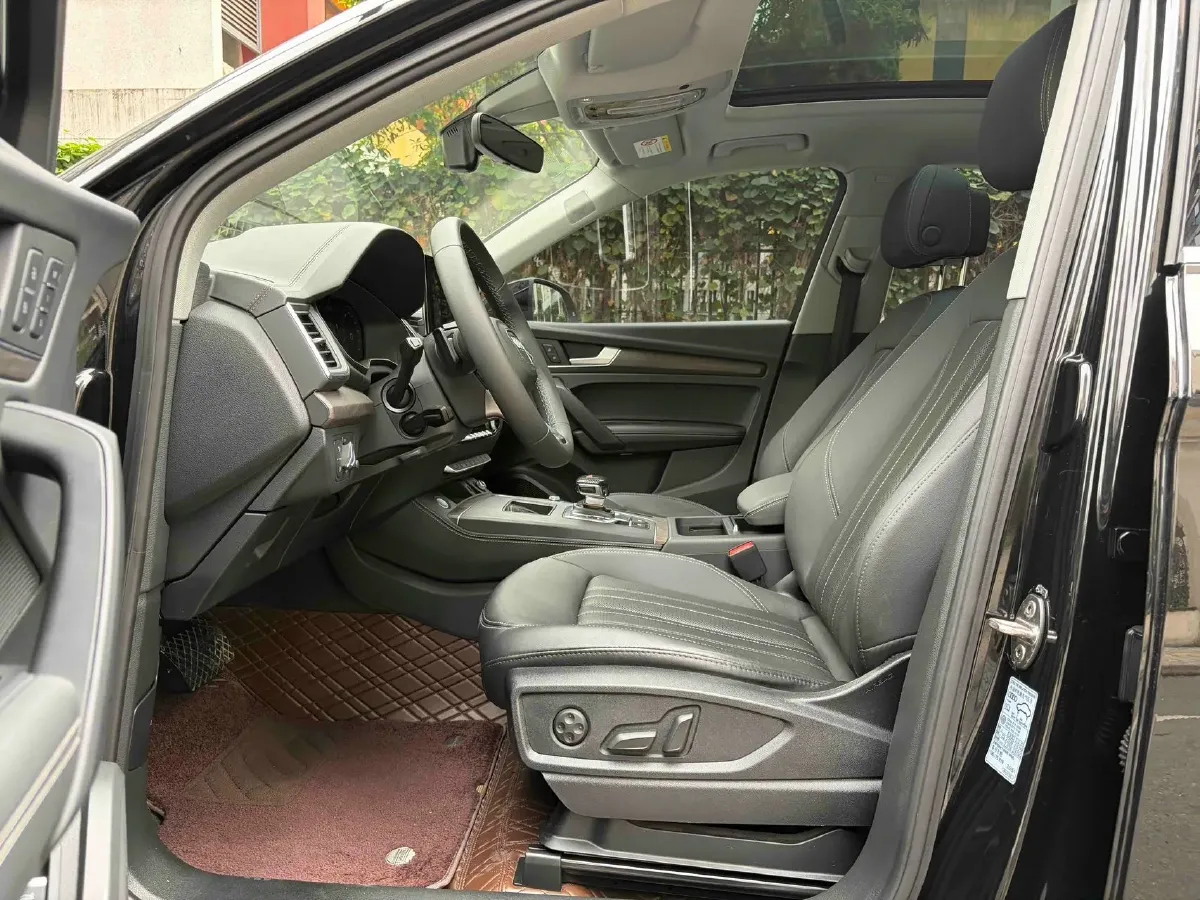 2022 Audi Q5L 2.0T 252HP L4 7DCT,autocango,china used car exporter,china ev exporter,chinese used car exporter,chinese used ev exporter