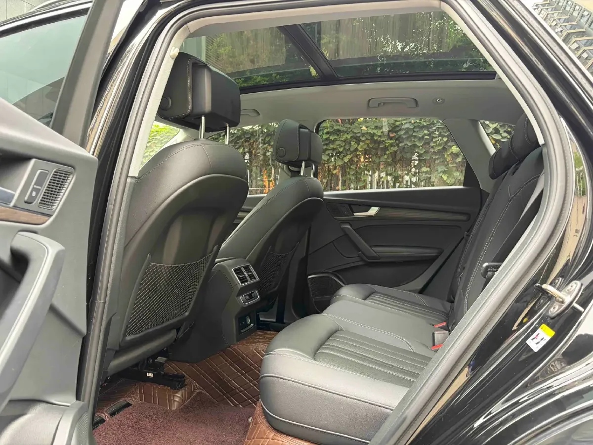 2022 Audi Q5L 2.0T 252HP L4 7DCT,autocango,china used car exporter,china ev exporter,chinese used car exporter,chinese used ev exporter