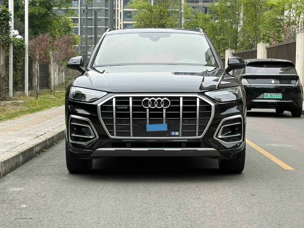 2022 Audi Q5L 2.0T 252HP L4 7DCT,autocango,china used car exporter,china ev exporter,chinese used car exporter,chinese used ev exporter