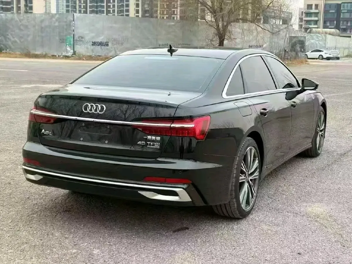 2025 Audi A6L 2.0T 245HP L4 7DCT,autocango,china used car exporter,china ev exporter,chinese used car exporter,chinese used ev exporter