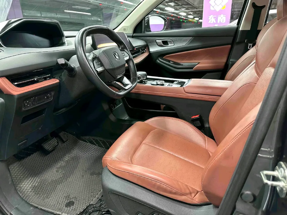 2022 ChangAn UNI-V 1.5T 188HP L4 7DCT,autocango,china used car exporter,china ev exporter,chinese used car exporter,chinese used ev exporter