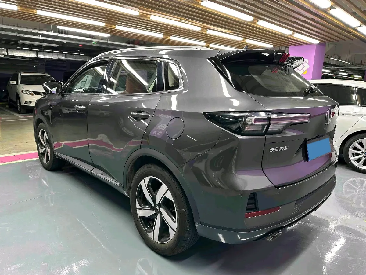 2022 ChangAn UNI-V 1.5T 188HP L4 7DCT,autocango,china used car exporter,china ev exporter,chinese used car exporter,chinese used ev exporter