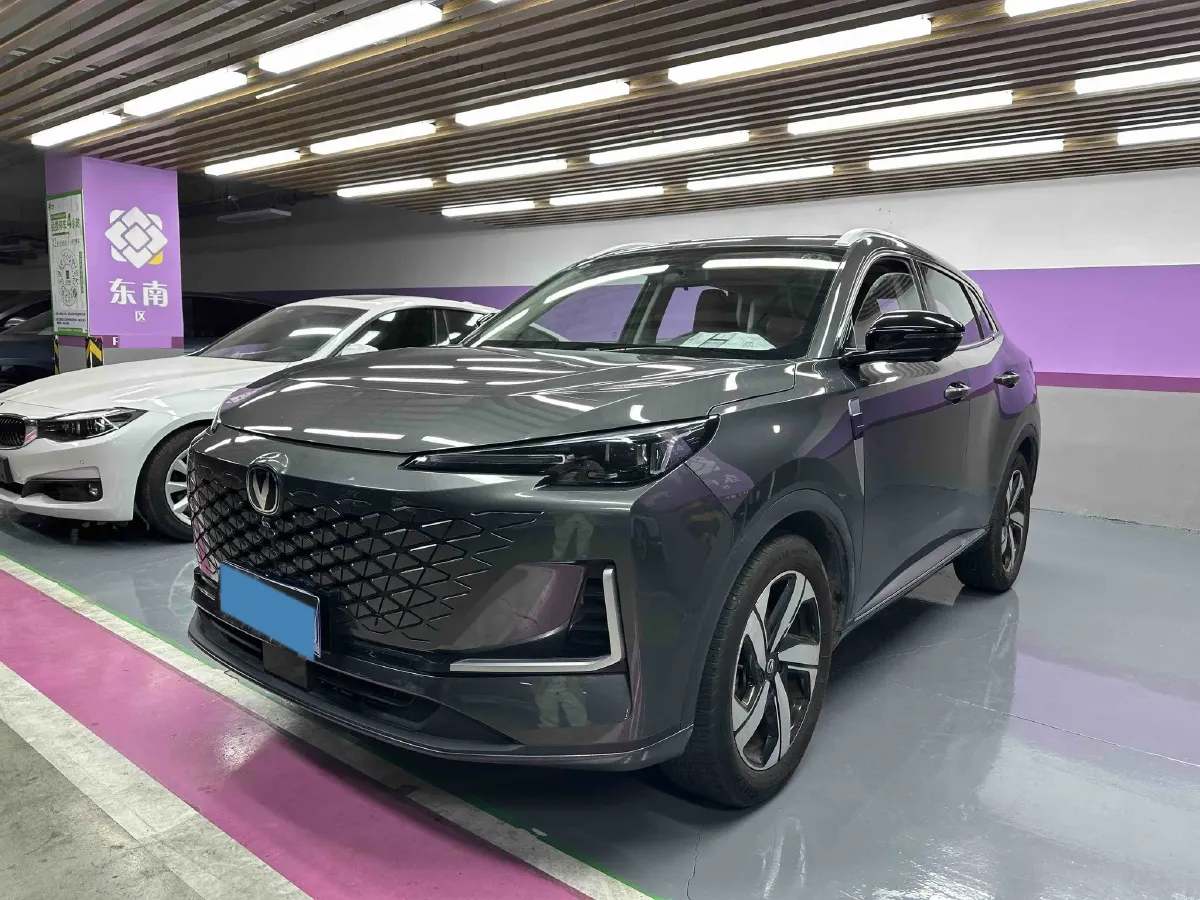 2022 ChangAn UNI-V 1.5T 188HP L4 7DCT,autocango,china used car exporter,china ev exporter,chinese used car exporter,chinese used ev exporter
