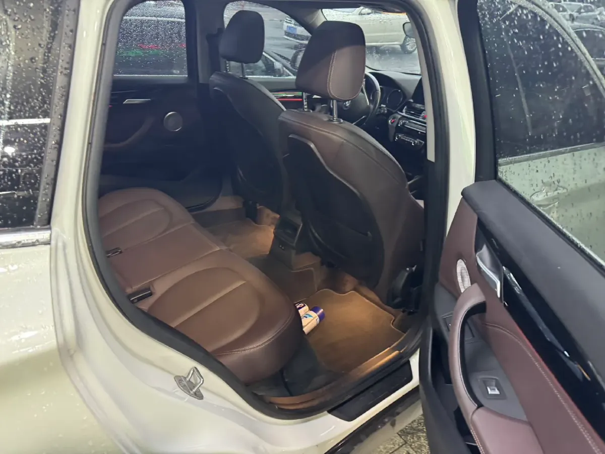 2021 BMW X1 1.5T 140HP L3 7DCT,autocango,china used car exporter,china ev exporter,chinese used car exporter,chinese used ev exporter