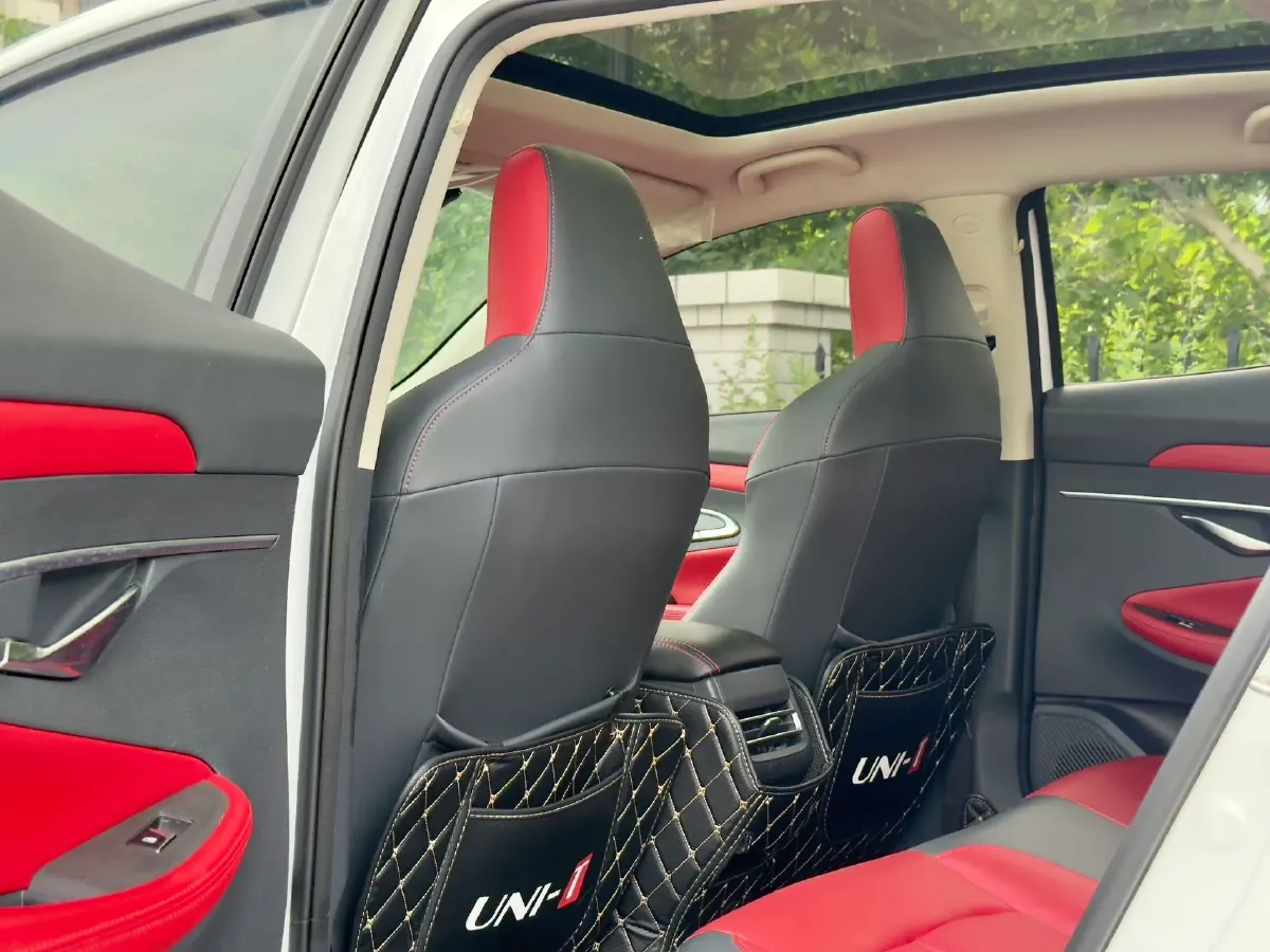 2020 ChangAn UNI-T 1.5T 180HP L4 7DCT,autocango,china used car exporter,china ev exporter,chinese used car exporter,chinese used ev exporter