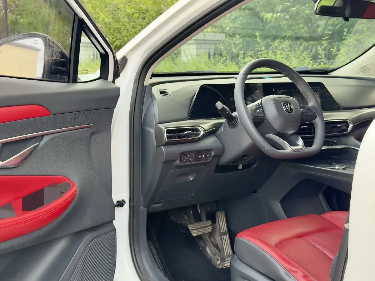 2020 ChangAn UNI-T 1.5T 180HP L4 7DCT,autocango,china used car exporter,china ev exporter,chinese used car exporter,chinese used ev exporter