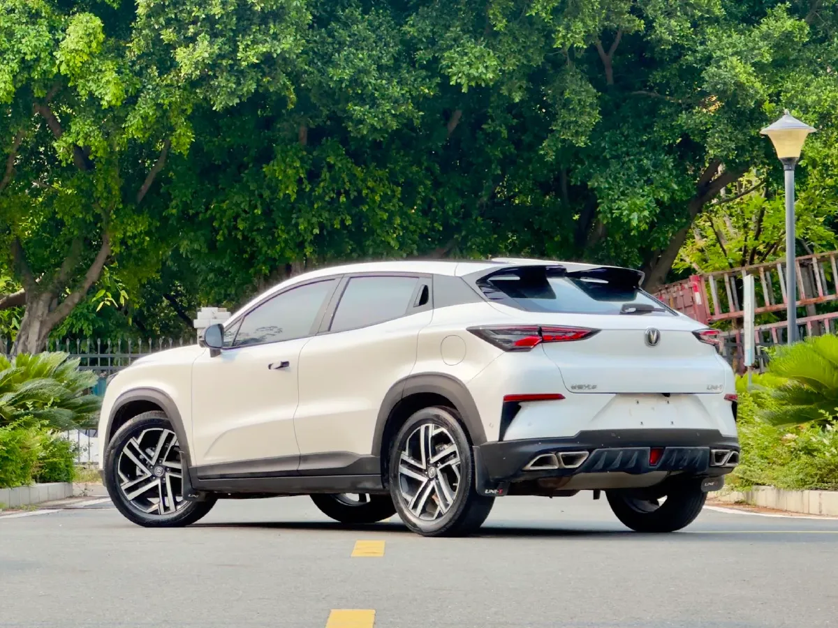 2020 ChangAn UNI-T 1.5T 180HP L4 7DCT,autocango,china used car exporter,china ev exporter,chinese used car exporter,chinese used ev exporter