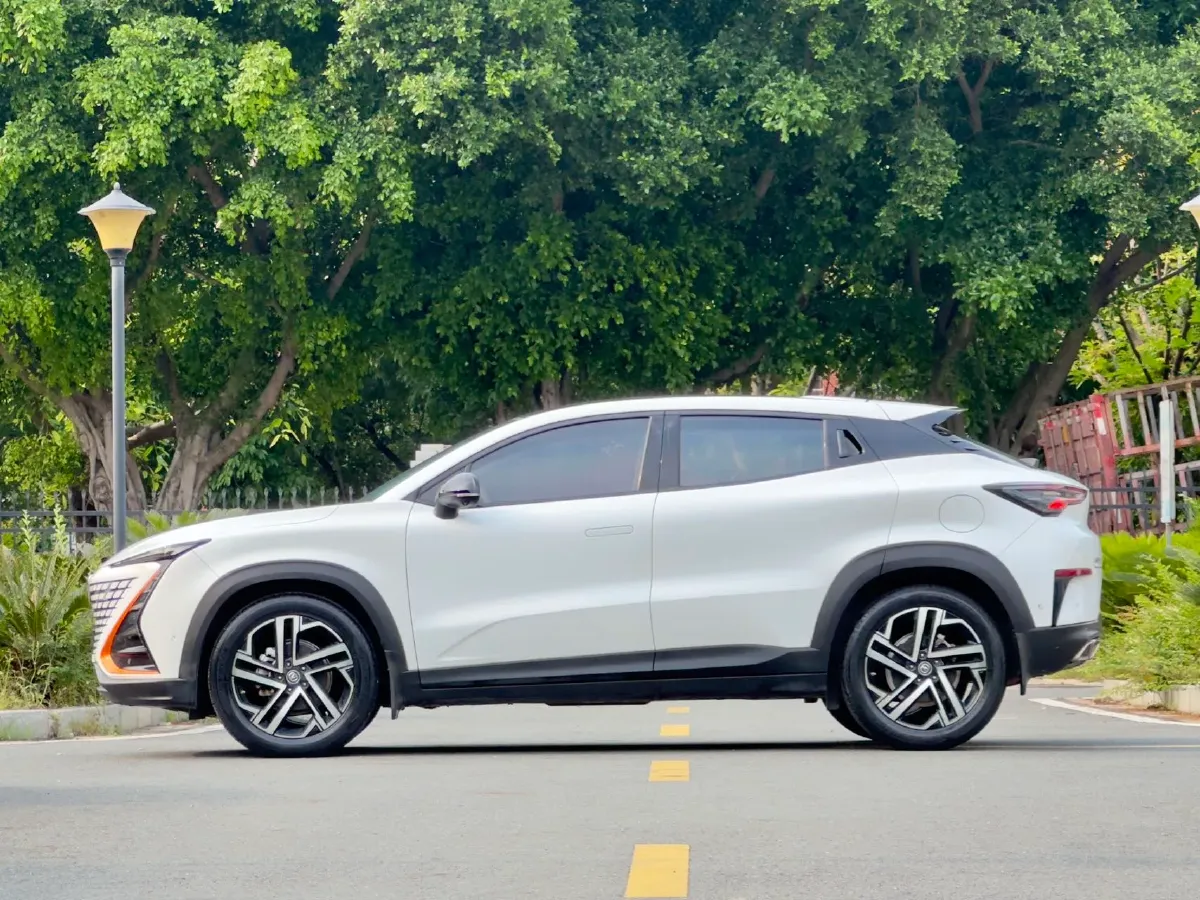 2020 ChangAn UNI-T 1.5T 180HP L4 7DCT,autocango,china used car exporter,china ev exporter,chinese used car exporter,chinese used ev exporter