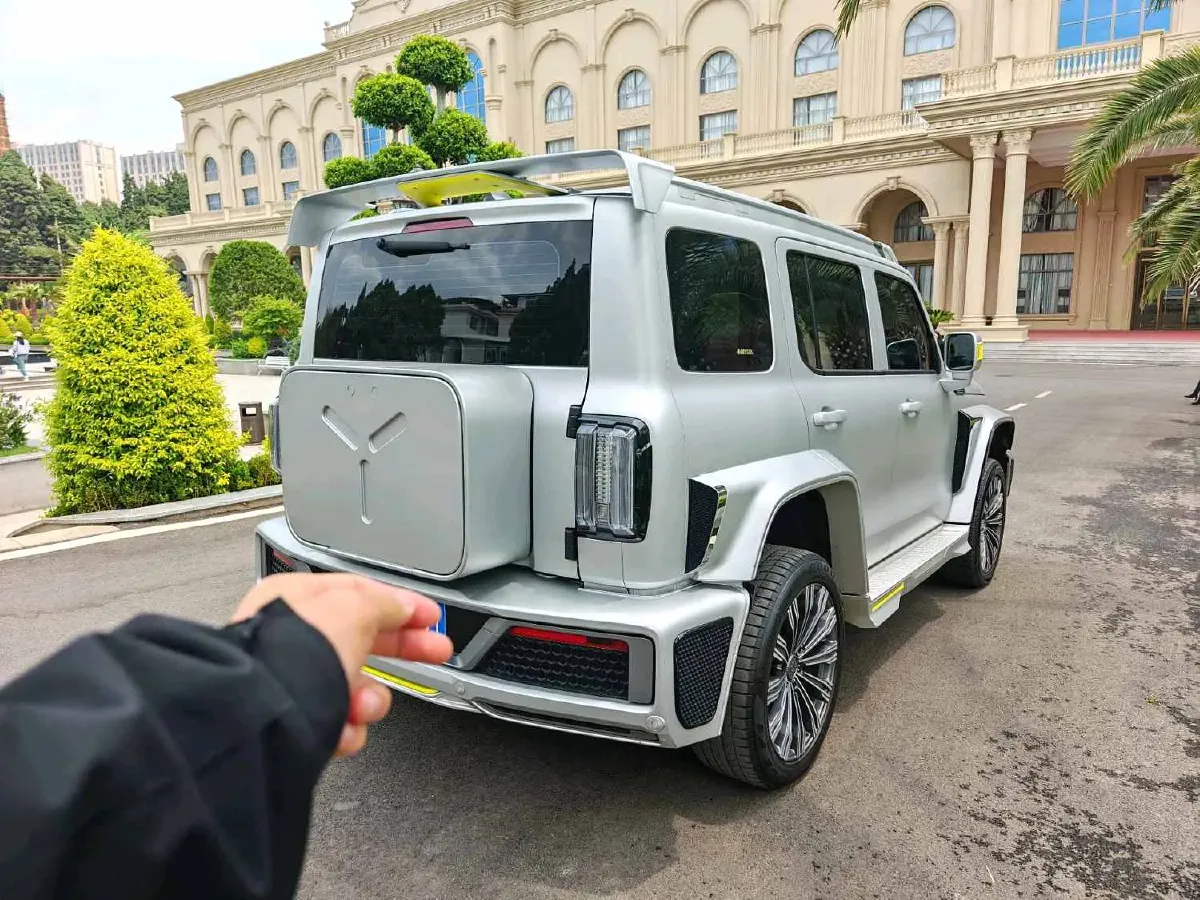 2021 Cyberspace 300 2.0T 227HP L4 8AT,autocango,china used car exporter,china ev exporter,chinese used car exporter,chinese used ev exporter