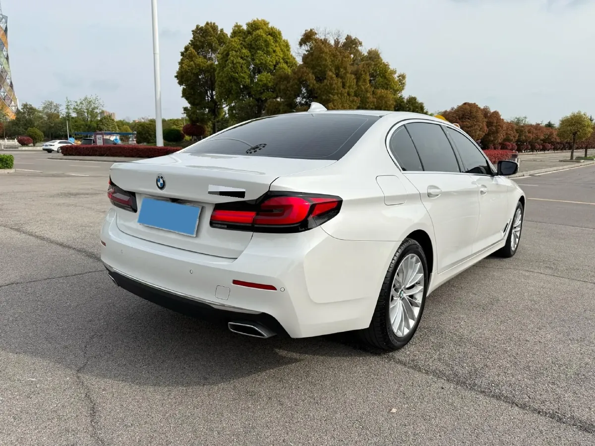 2022 BMW 5 Series 2.0T 184HP L4 8AT,autocango,china used car exporter,china ev exporter,chinese used car exporter,chinese used ev exporter