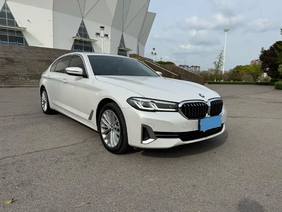 2022 BMW 5 Series 2.0T 184HP L4 8AT,autocango,china used car exporter,china ev exporter,chinese used car exporter,chinese used ev exporter