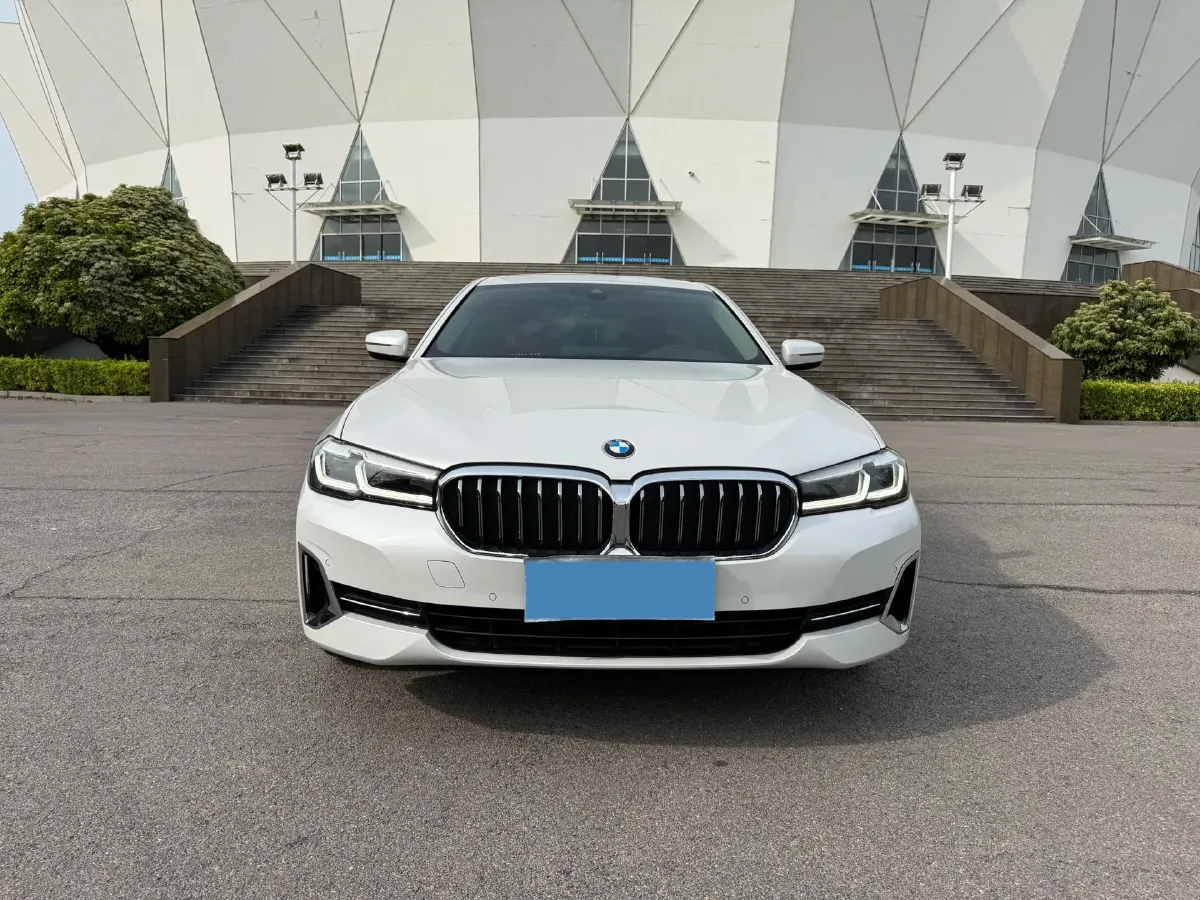 2022 BMW 5 Series 2.0T 184HP L4 8AT,autocango,china used car exporter,china ev exporter,chinese used car exporter,chinese used ev exporter