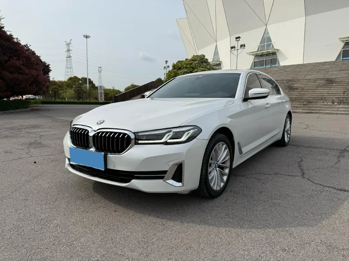 2022 BMW 5 Series 2.0T 184HP L4 8AT,autocango,china used car exporter,china ev exporter,chinese used car exporter,chinese used ev exporter