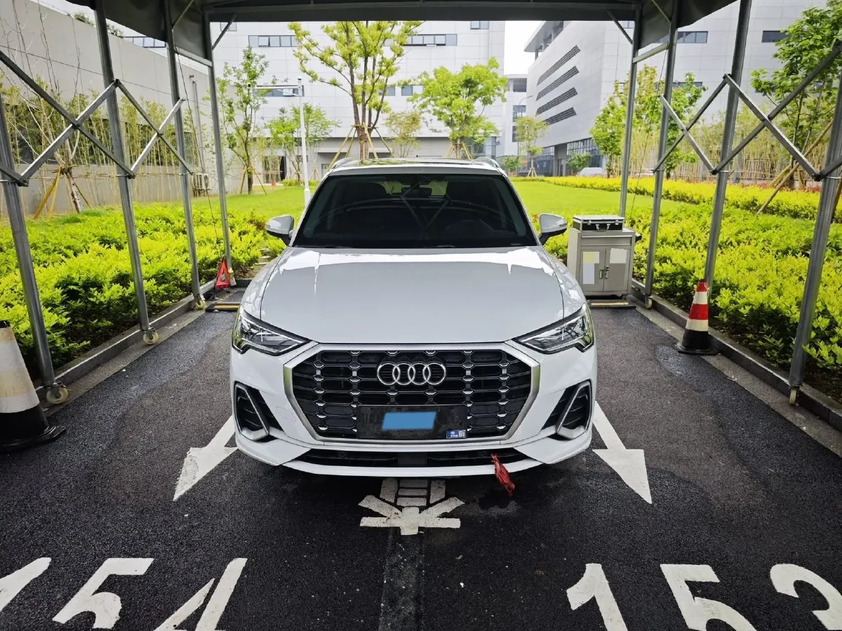 2022 Audi Q3 1.4T 150HP L4 7DCT,autocango,china used car exporter,china ev exporter,chinese used car exporter,chinese used ev exporter