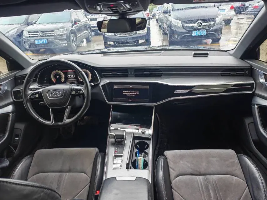 2023 Audi A6L 2.0T 245HP L4 7DCT,autocango,china used car exporter,china ev exporter,chinese used car exporter,chinese used ev exporter