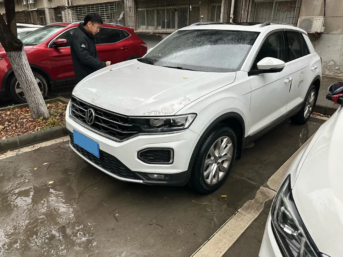 2020 Volkswagen T-Roc 1.4T 150HP L4 7DCT,autocango,china used car exporter,china ev exporter,chinese used car exporter,chinese used ev exporter