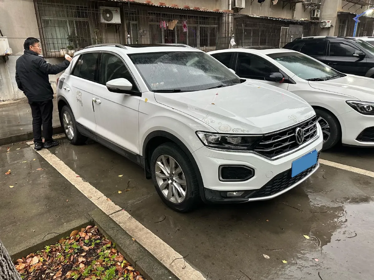 2020 Volkswagen T-Roc 1.4T 150HP L4 7DCT,autocango,china used car exporter,china ev exporter,chinese used car exporter,chinese used ev exporter