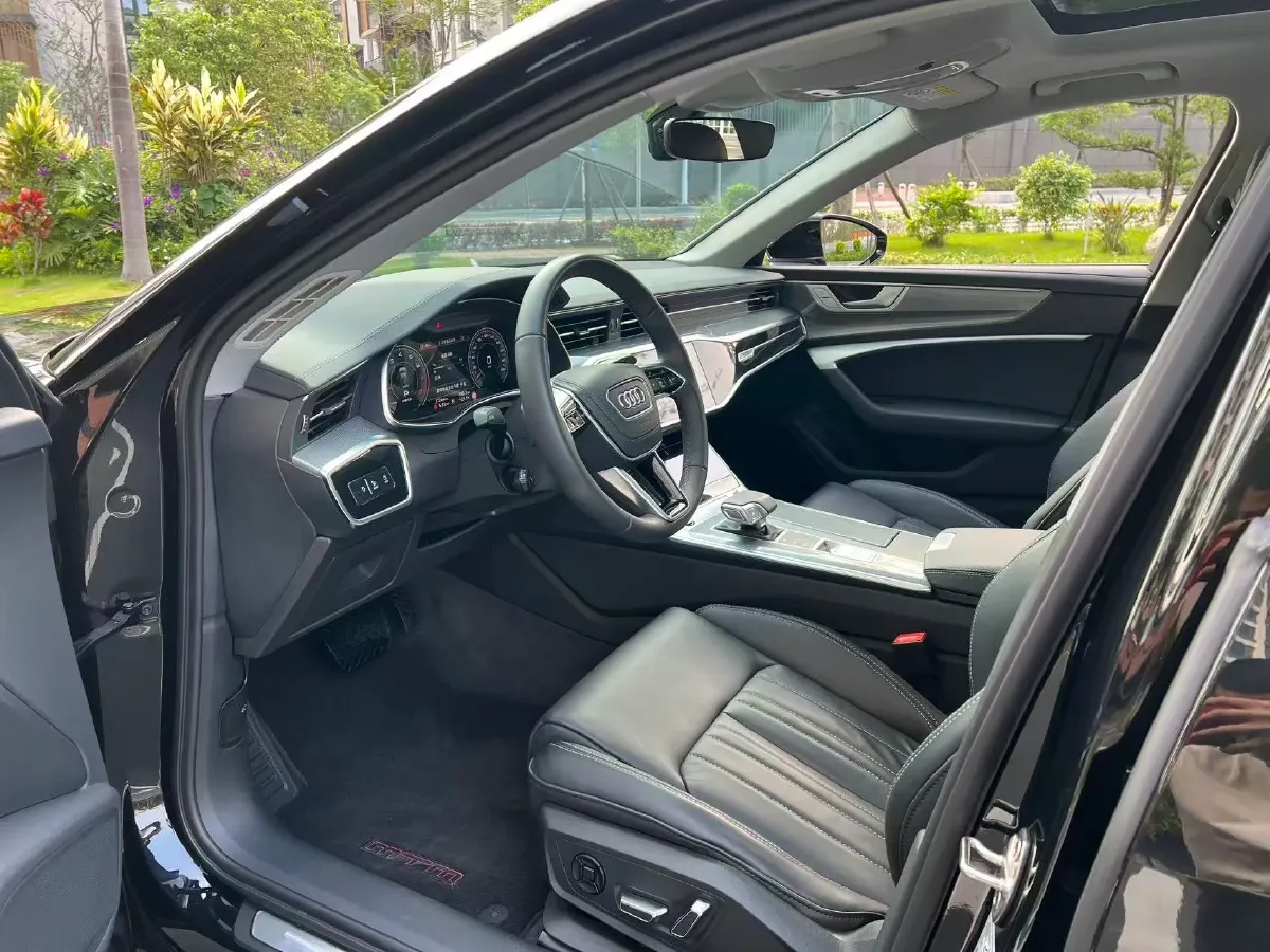 2023 Audi A6L 2.0T 245HP L4 7DCT,autocango,china used car exporter,china ev exporter,chinese used car exporter,chinese used ev exporter