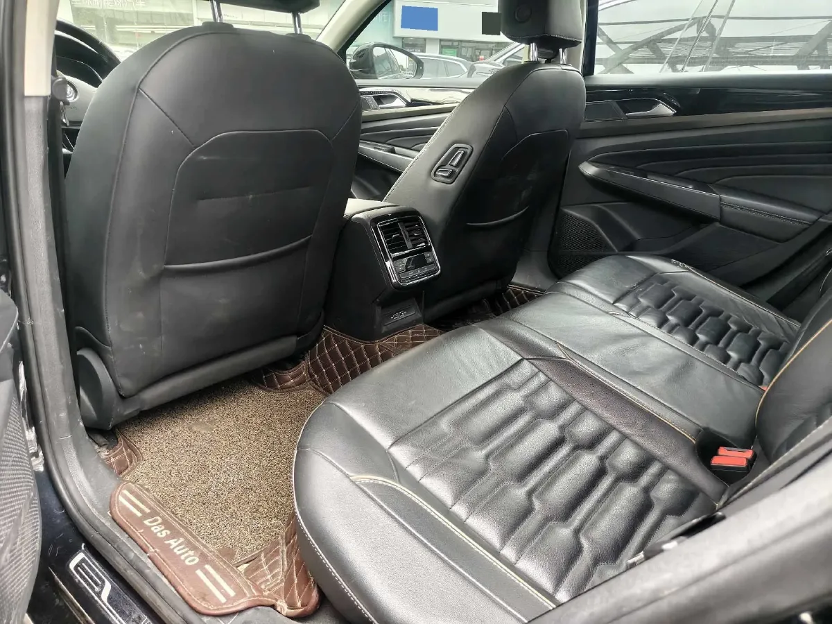 2019 Volvo V40 1.5T 152HP L4 6AT,autocango,china used car exporter,china ev exporter,chinese used car exporter,chinese used ev exporter