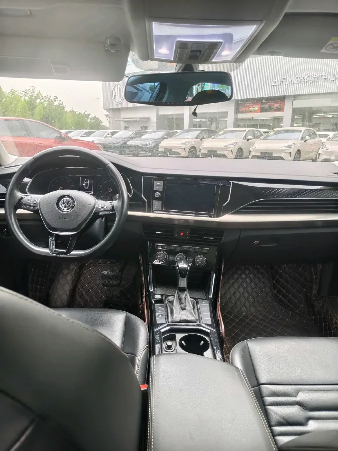 2019 Volvo V40 1.5T 152HP L4 6AT,autocango,china used car exporter,china ev exporter,chinese used car exporter,chinese used ev exporter