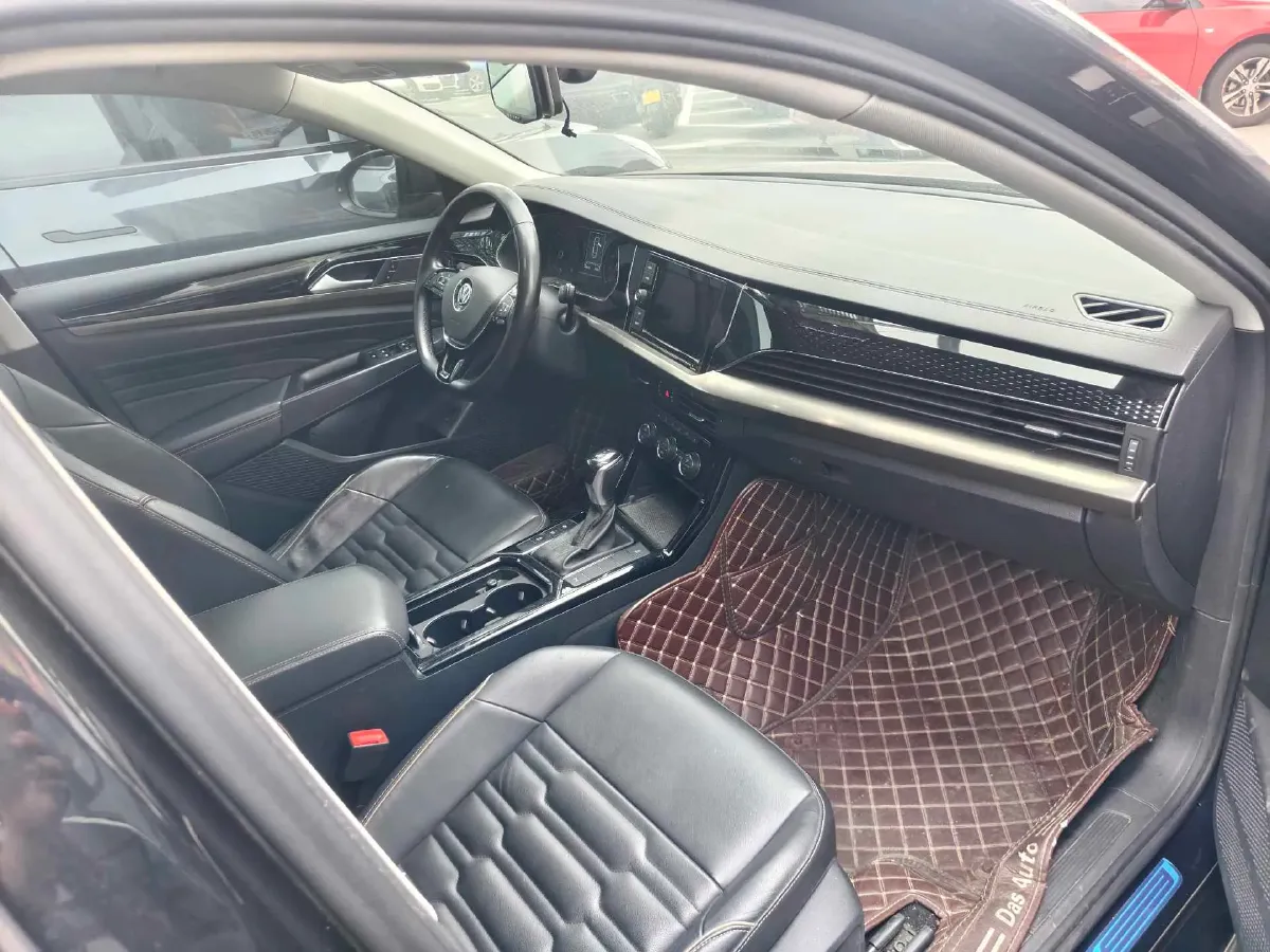 2019 Volvo V40 1.5T 152HP L4 6AT,autocango,china used car exporter,china ev exporter,chinese used car exporter,chinese used ev exporter