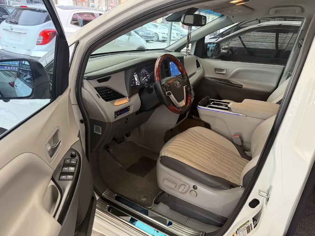 2019 Toyota Camry 2.0L 178HP L4 CVT,autocango,china used car exporter,china ev exporter,chinese used car exporter,chinese used ev exporter