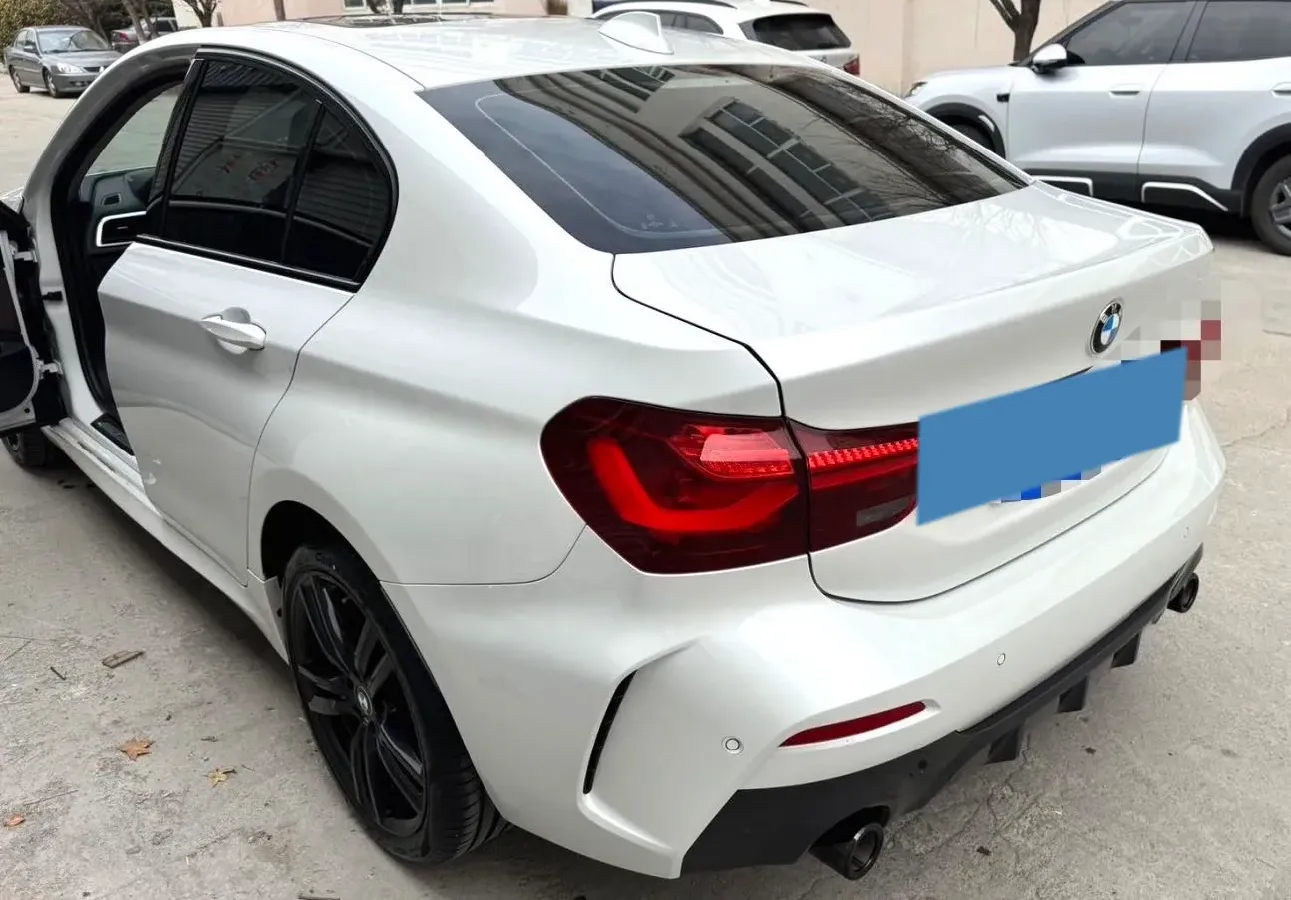 2023 BMW 1 Series 2.0T 178HP L4 7DCT,autocango,china used car exporter,china ev exporter,chinese used car exporter,chinese used ev exporter