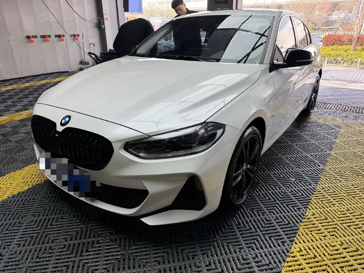 2023 BMW 1 Series 2.0T 178HP L4 7DCT,autocango,china used car exporter,china ev exporter,chinese used car exporter,chinese used ev exporter