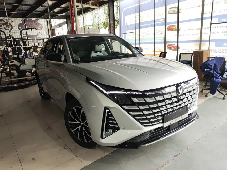 2024 ChangAn UNI-Z 1.5L 98HP L4 E-CVT PHEV 18.4KWH,autocango,china used car exporter,china ev exporter,chinese used car exporter,chinese used ev exporter