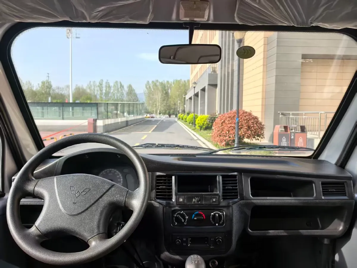 2020 WuLing ZhiGuang 1.2L 76HP L4 5MT,autocango,china used car exporter,china ev exporter,chinese used car exporter,chinese used ev exporter