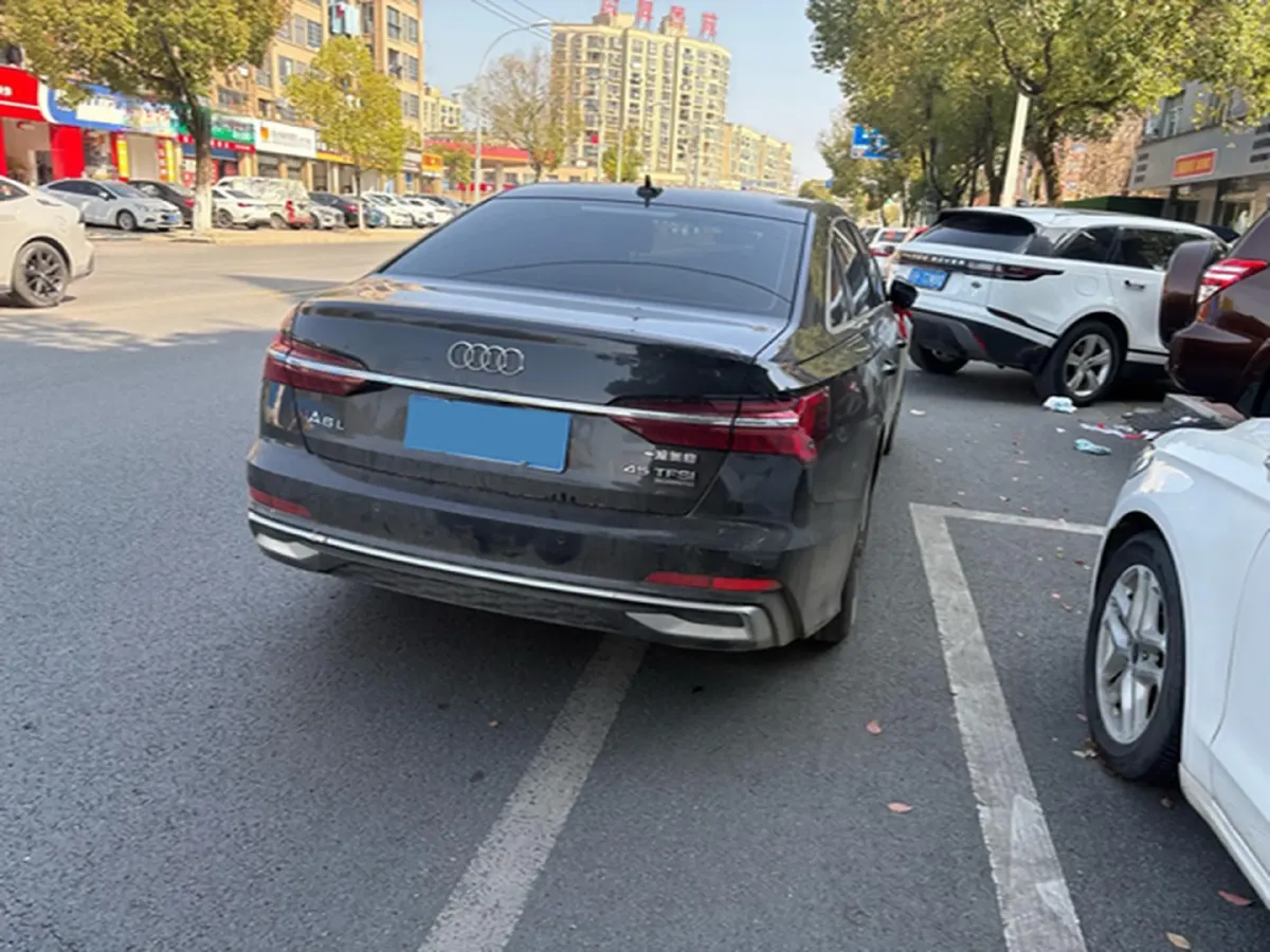 2024 Audi A6L 2.0T 245HP L4 7DCT,autocango,china used car exporter,china ev exporter,chinese used car exporter,chinese used ev exporter